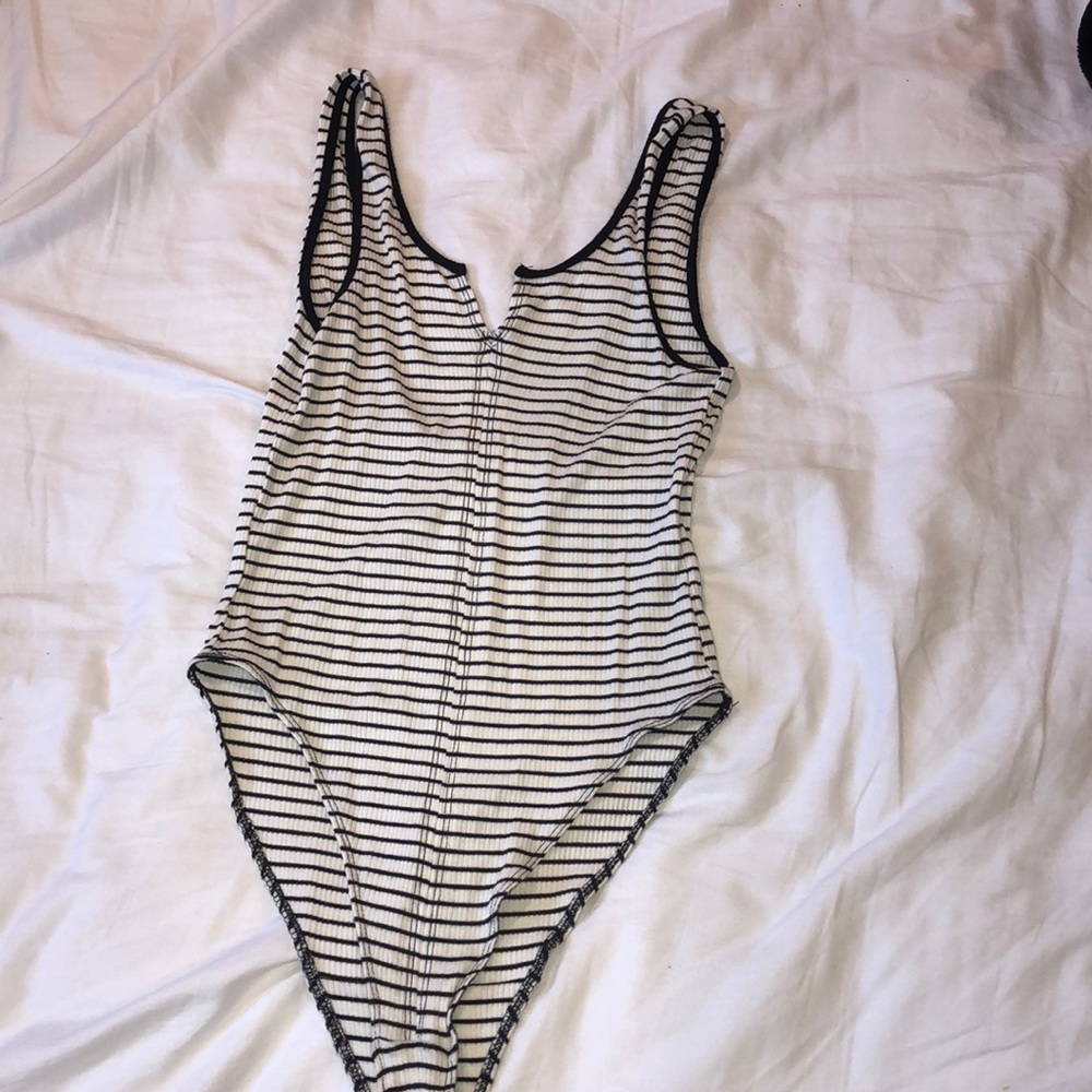 B&W STRIPED LEOTARD